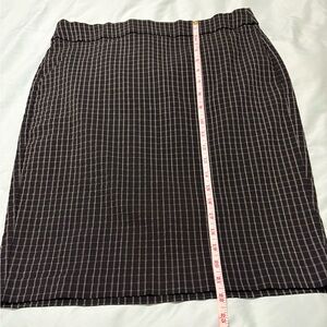 Elle pencil skirt- size L!!!